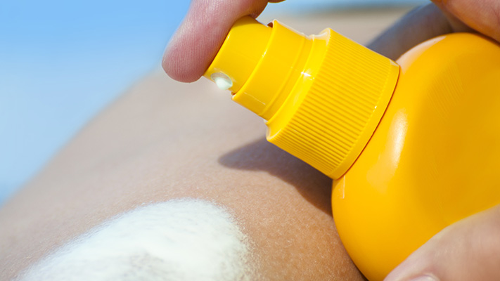 apply sunscreen lotion during travel